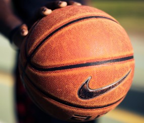 kaiyun中国-跨界巅峰对决，哈登与莎拉波娃共战独行侠，40分钟激战胜负扑朔迷离，哈登莎拉波娃跨界组队激战独行侠，40分钟悬念拉满