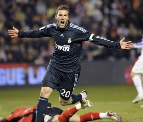 官方娱乐平台-红牌风暴中的逆转，切尔西梦碎，热刺写就北伦敦传奇，热刺红牌风暴中逆转切尔西，北伦敦传奇写就