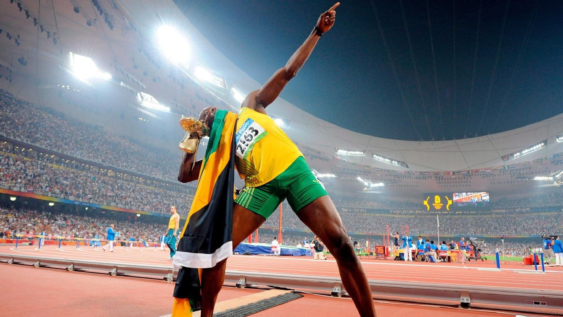 国安闪耀力压多特蒙德，教练温情拥抱铸就经典之夜，闪耀胜利与温情拥抱，国安力克多特蒙德铸就经典之夜